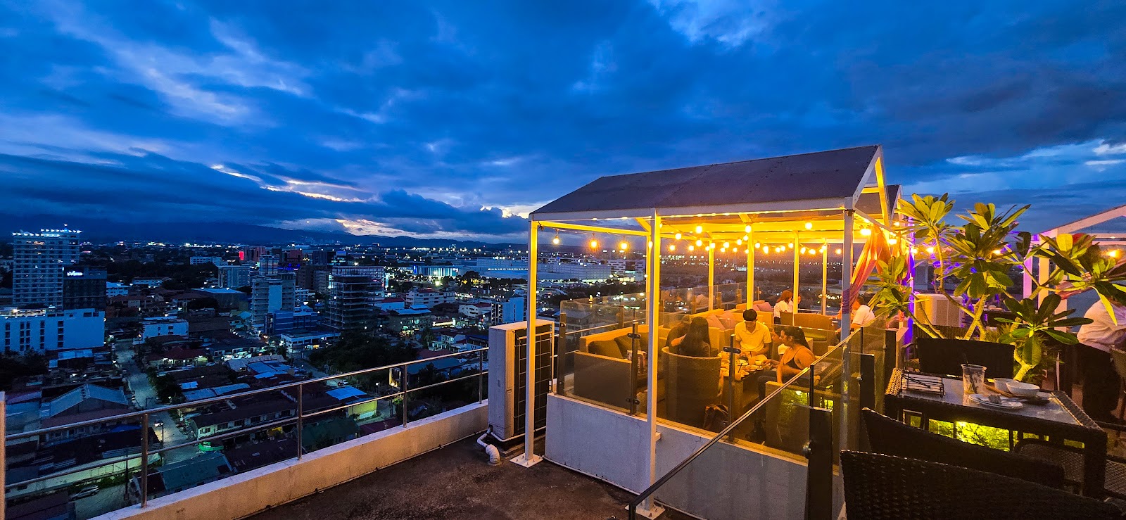 더 클라우즈 바 사진