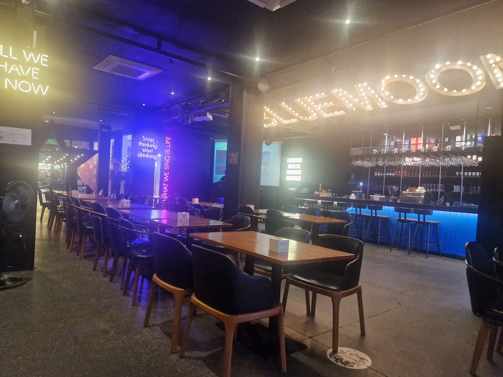 블루문 다이닝 펍 사진