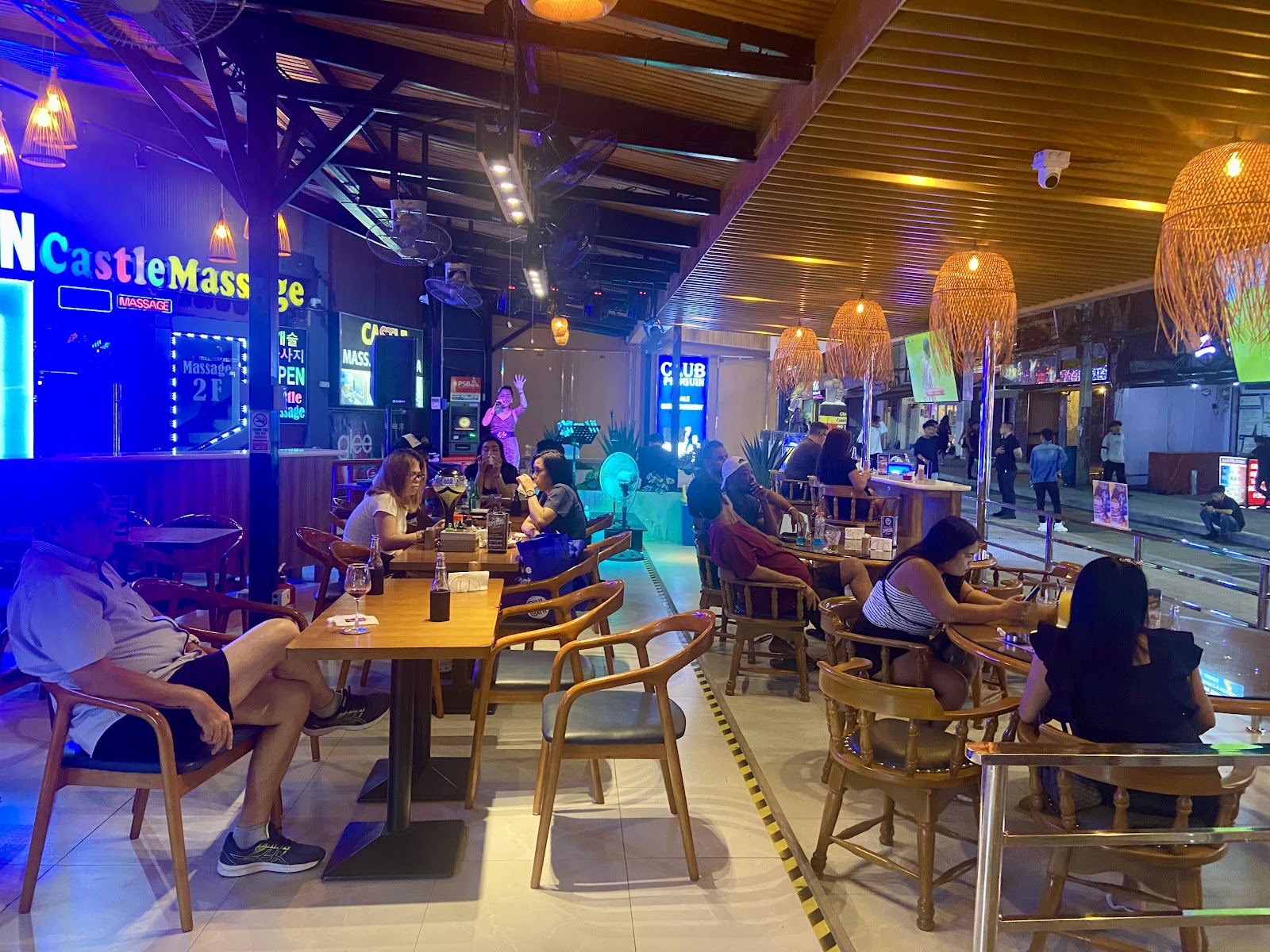 웨스턴 필즈 스포츠 바 사진