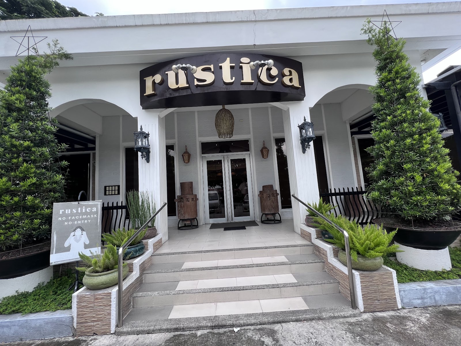 루스티카 앙헬레스 사진