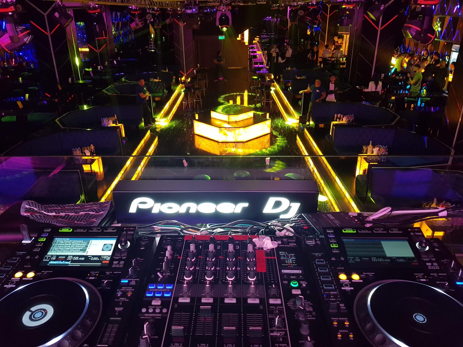 메가 댄스 센터 사진