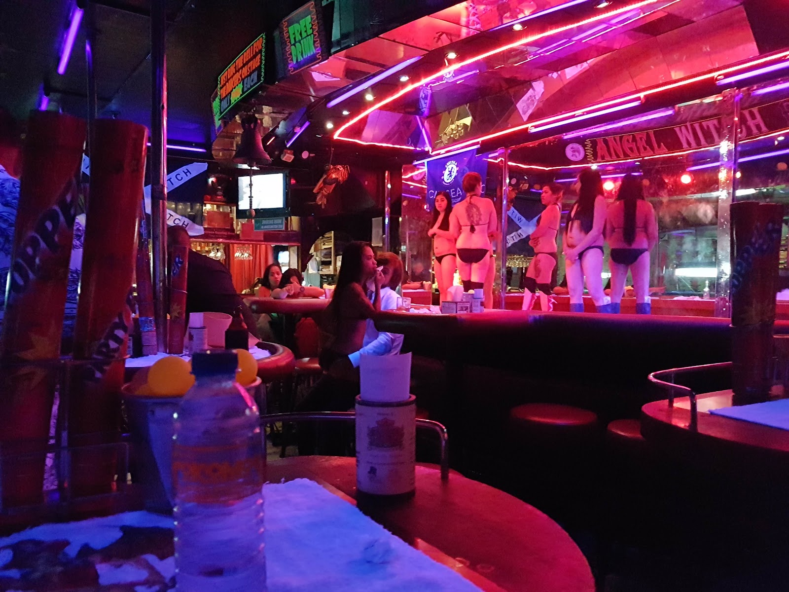 엔젤 위치 바 사진