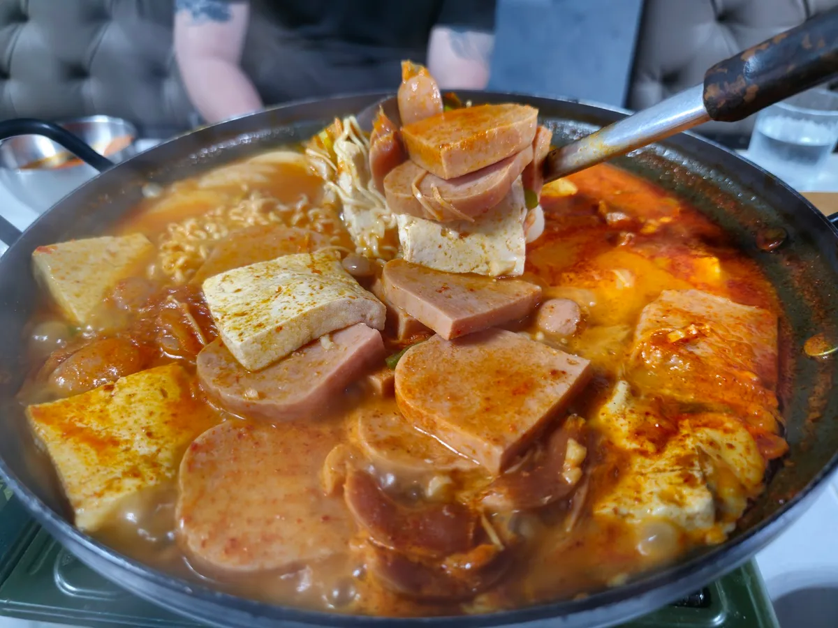 아지트 사진