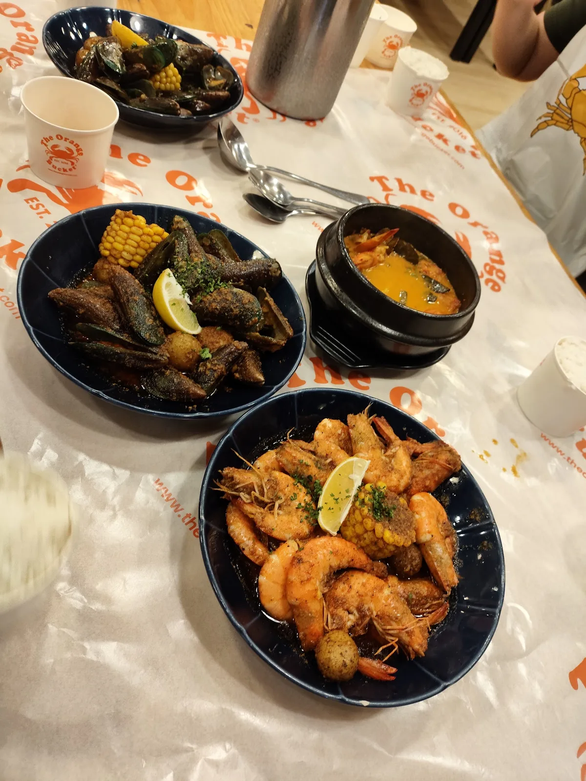 오렌지 버킷 (The Orange Bucket) 사진