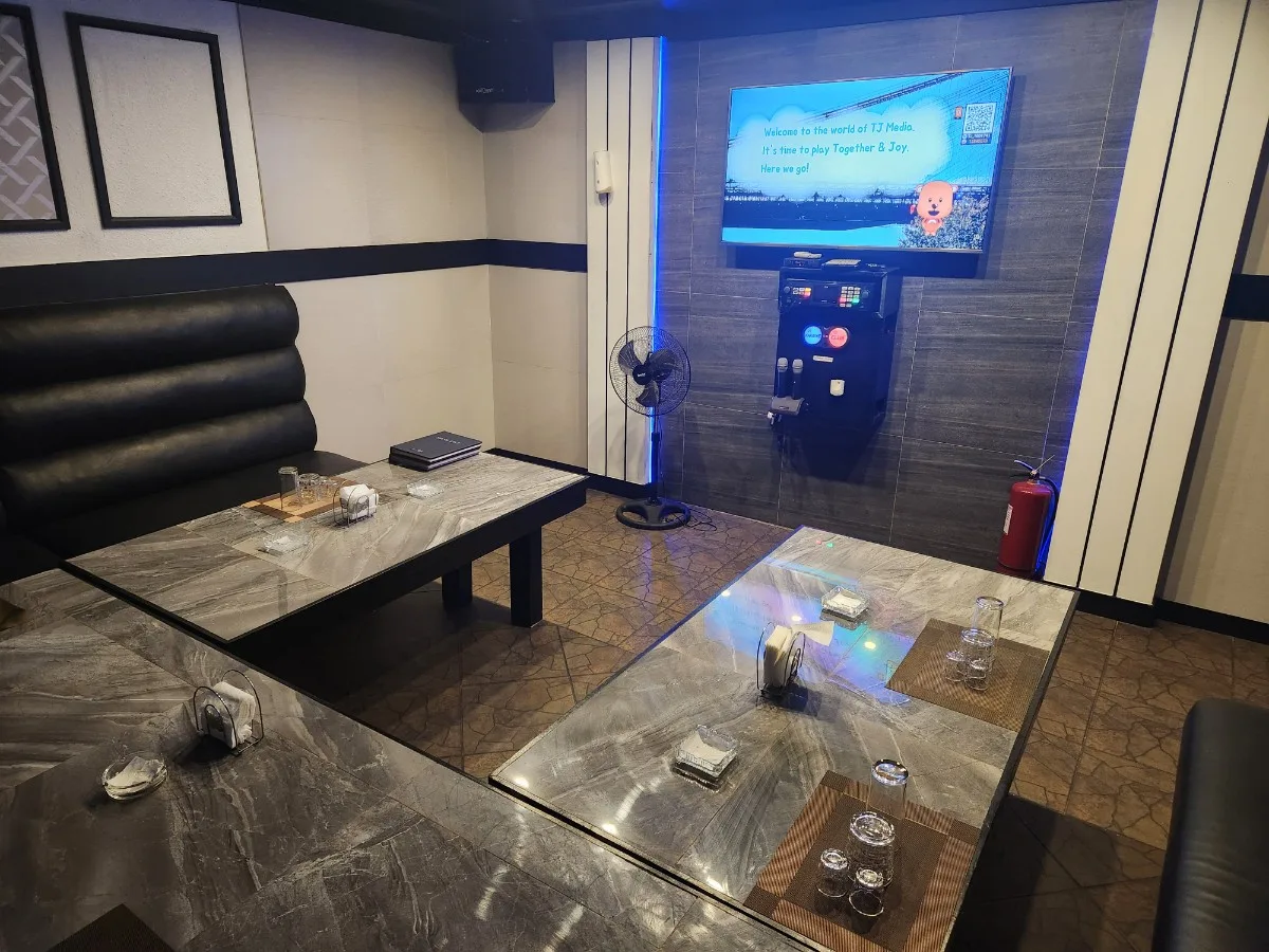 프라다 KTV 사진