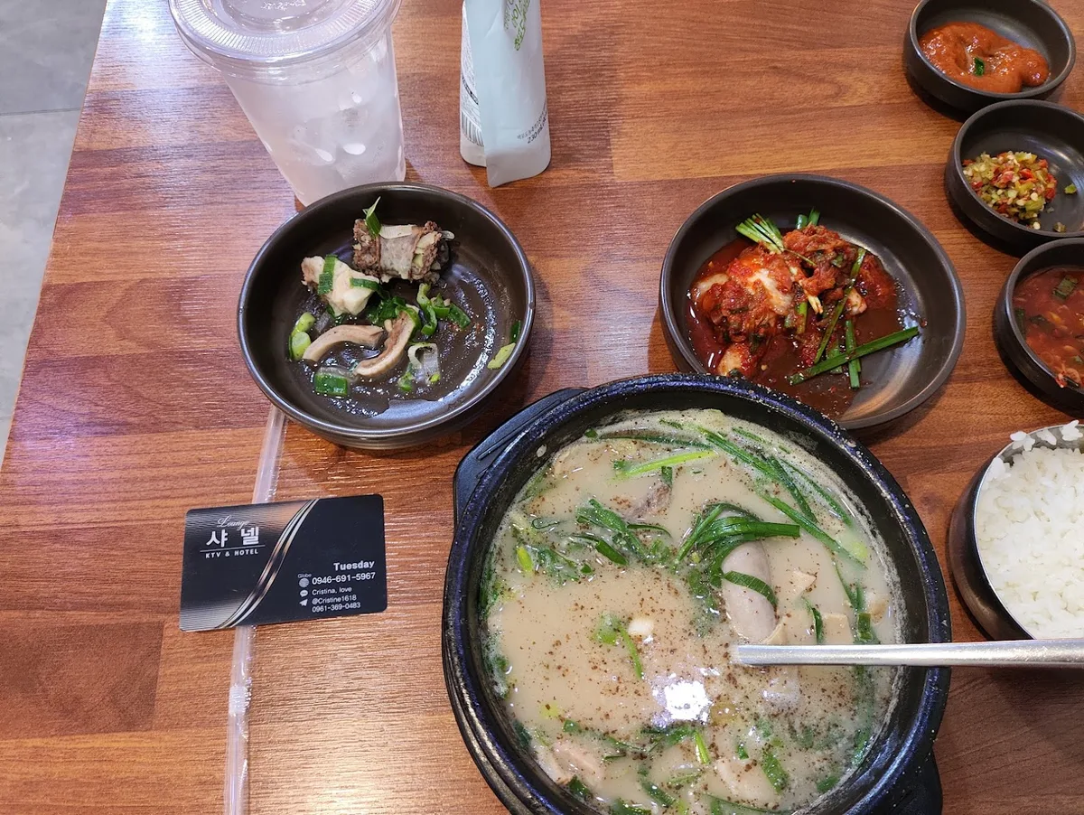 마닐라 샤넬도 가보고 구건물 샤넬도 가봤다. 샤넬 건물을 세울줄은 상상도 못했다. 손님 오면 부담없이 데려갈…