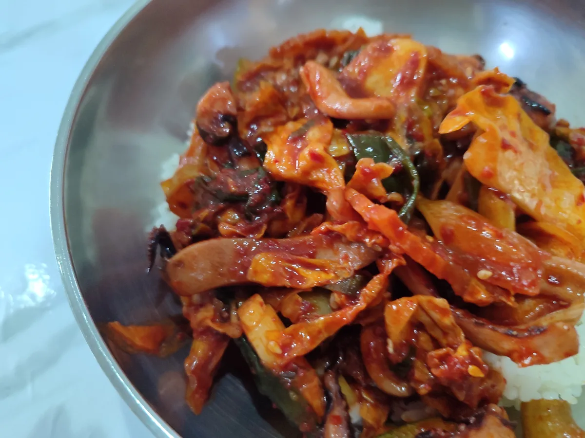 7/15 힐링 조식(무제한 뷔페) 투숙객 공짜 외부인 200페소 운영시간 아침6시부터 10시까지 구성. 흰색…