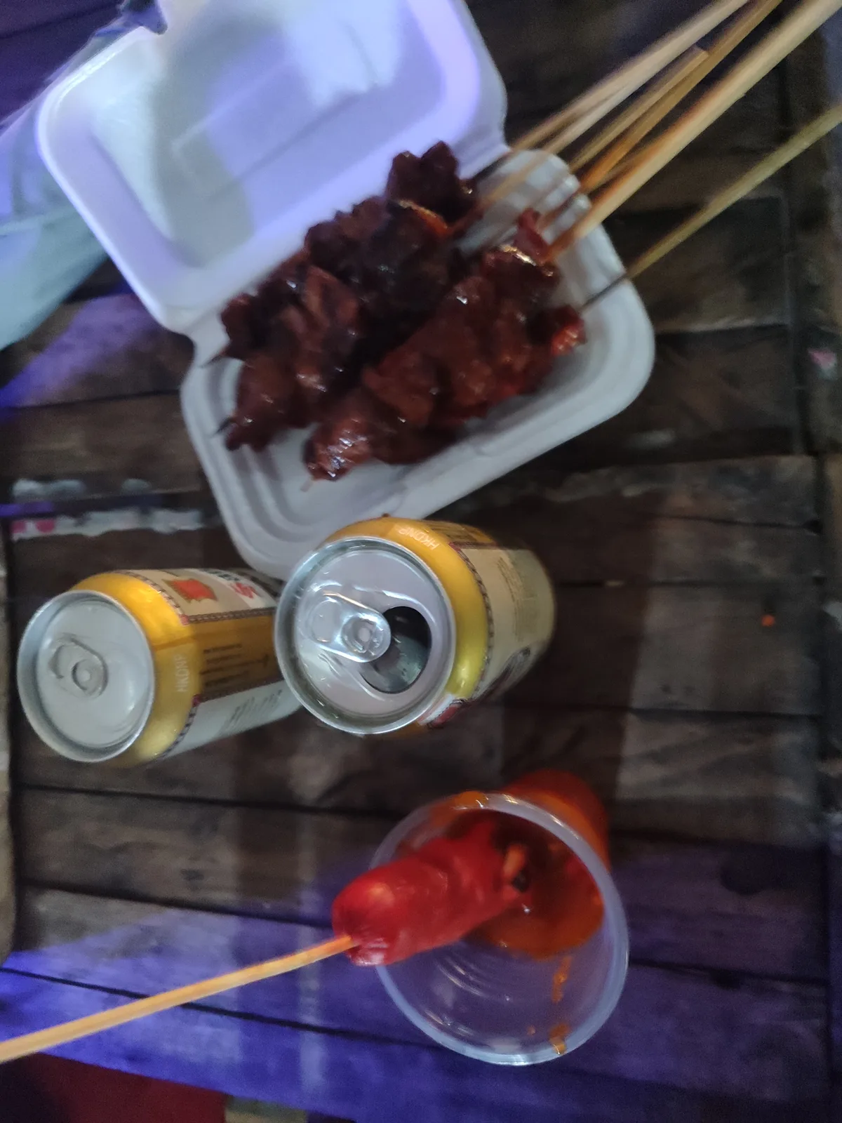 Mc카페 맞은편 저녁에 하는 노점 꼬치 이사우10페소 막창10페소 소세지15인가 20페소 비계35페소 돼지갈…