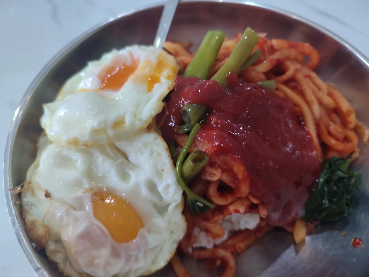 7/14 힐링 조식(무제한 뷔페) 투숙객 공짜 외부인 200페소 운영시간 아침6시부터 10시까지 구성. 흰색… 2/4
