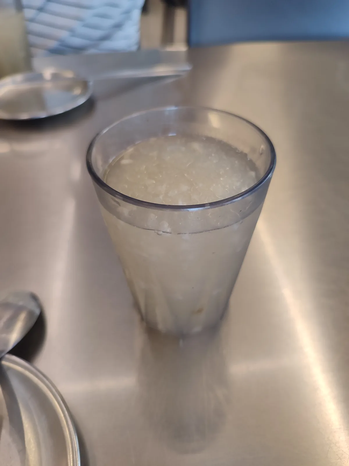 돈까스와 제육 주문. 제육 양 많다. 그리고 불맛난다! 돈까스도 양 많다. 돈까스 소스 아주 굿. 김치. 전…