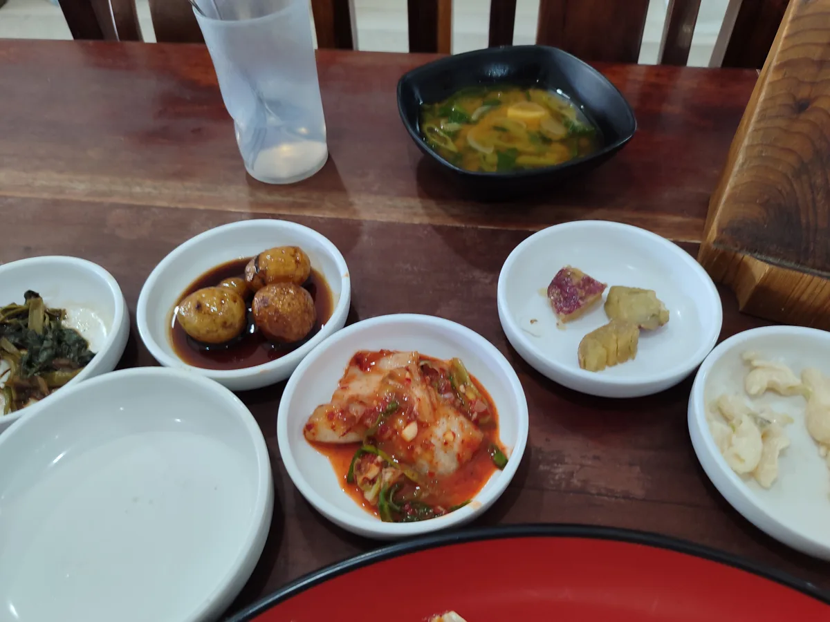 주기적으로 가줘야하는 쌈마잉 가성비 한식당. 김치 레스터랑.다른 곳보다 50-100페소 싸다. 기본김밥이 외…