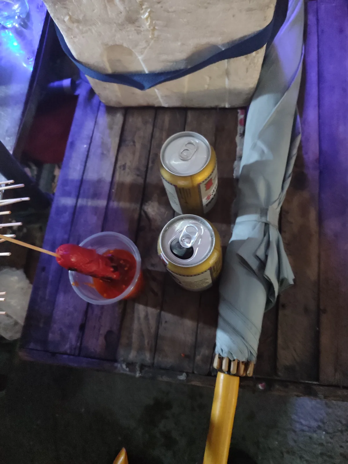 Mc카페 맞은편 저녁에 하는 노점 꼬치 이사우10페소 막창10페소 소세지15인가 20페소 비계35페소 돼지갈…
