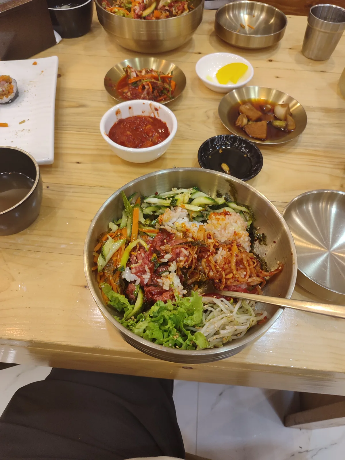매일 결산 이번 여행으로 가장 맛나게 먹은 것. 진주식당의 육회 비빔밥과 파전. 한국보다 맛있다. 고추장도 … 5/7