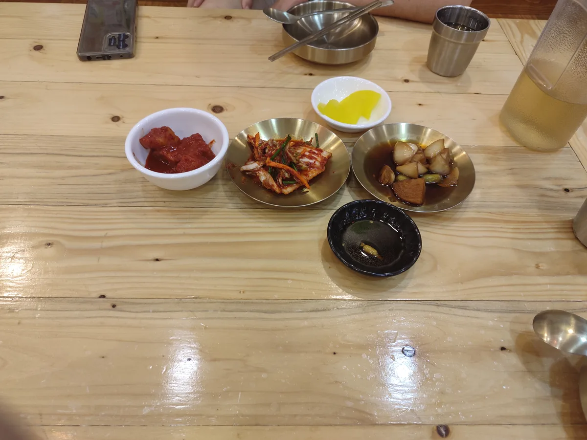 매일 결산 이번 여행으로 가장 맛나게 먹은 것. 진주식당의 육회 비빔밥과 파전. 한국보다 맛있다. 고추장도 … 1/7