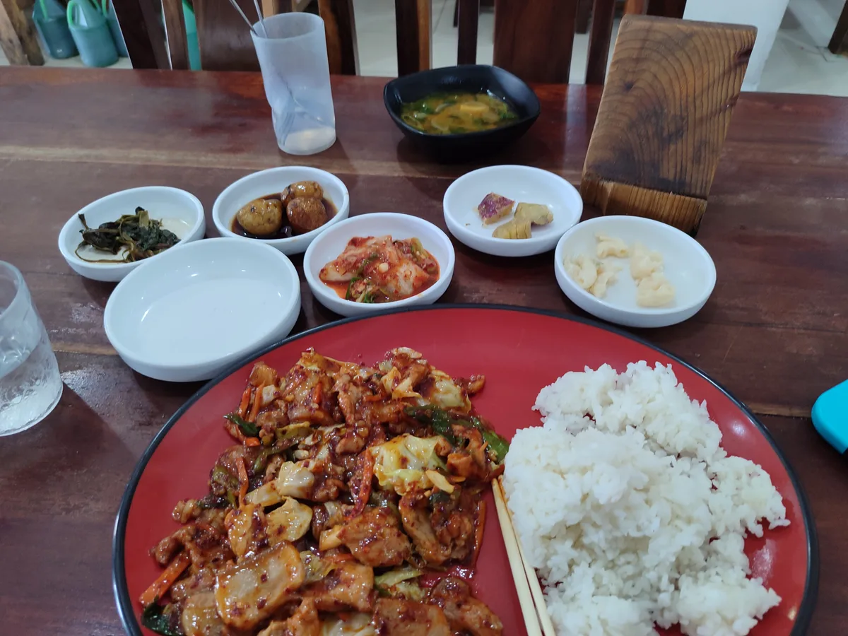 주기적으로 가줘야하는 쌈마잉 가성비 한식당. 김치 레스터랑.다른 곳보다 50-100페소 싸다. 기본김밥이 외…