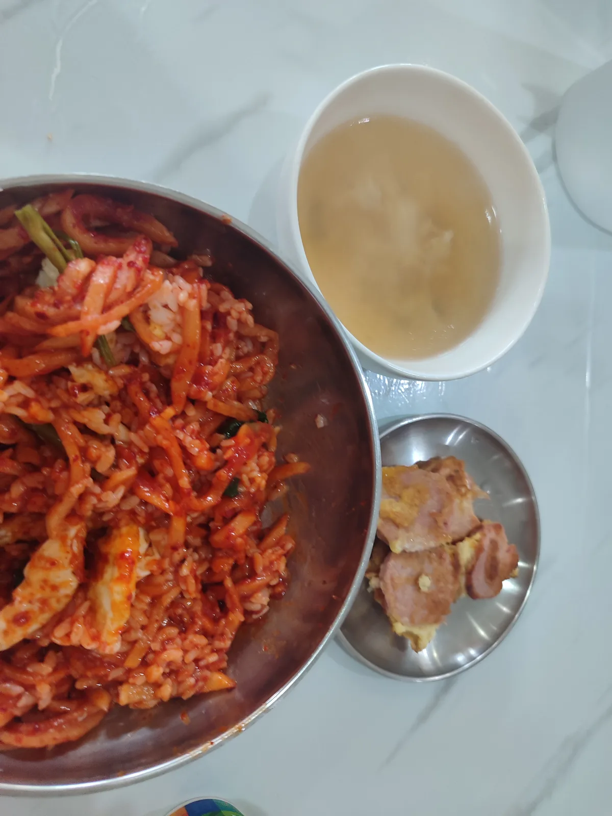 7/14 힐링 조식(무제한 뷔페) 투숙객 공짜 외부인 200페소 운영시간 아침6시부터 10시까지 구성. 흰색… 3/4