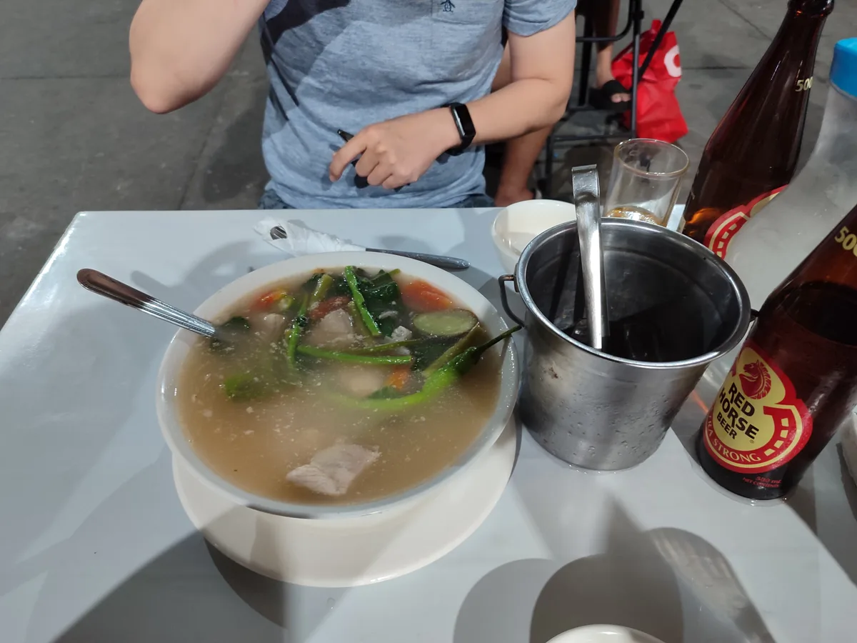 자나스버거 옆 jay jay topsiligan 4/5