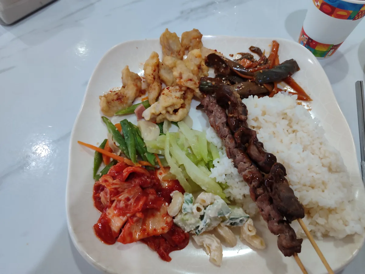 7/24 힐링 조식(무제한 뷔페) 투숙객 공짜 외부인 200페소 운영시간 아침6시부터 10시까지 구성. 흰색… 4/4