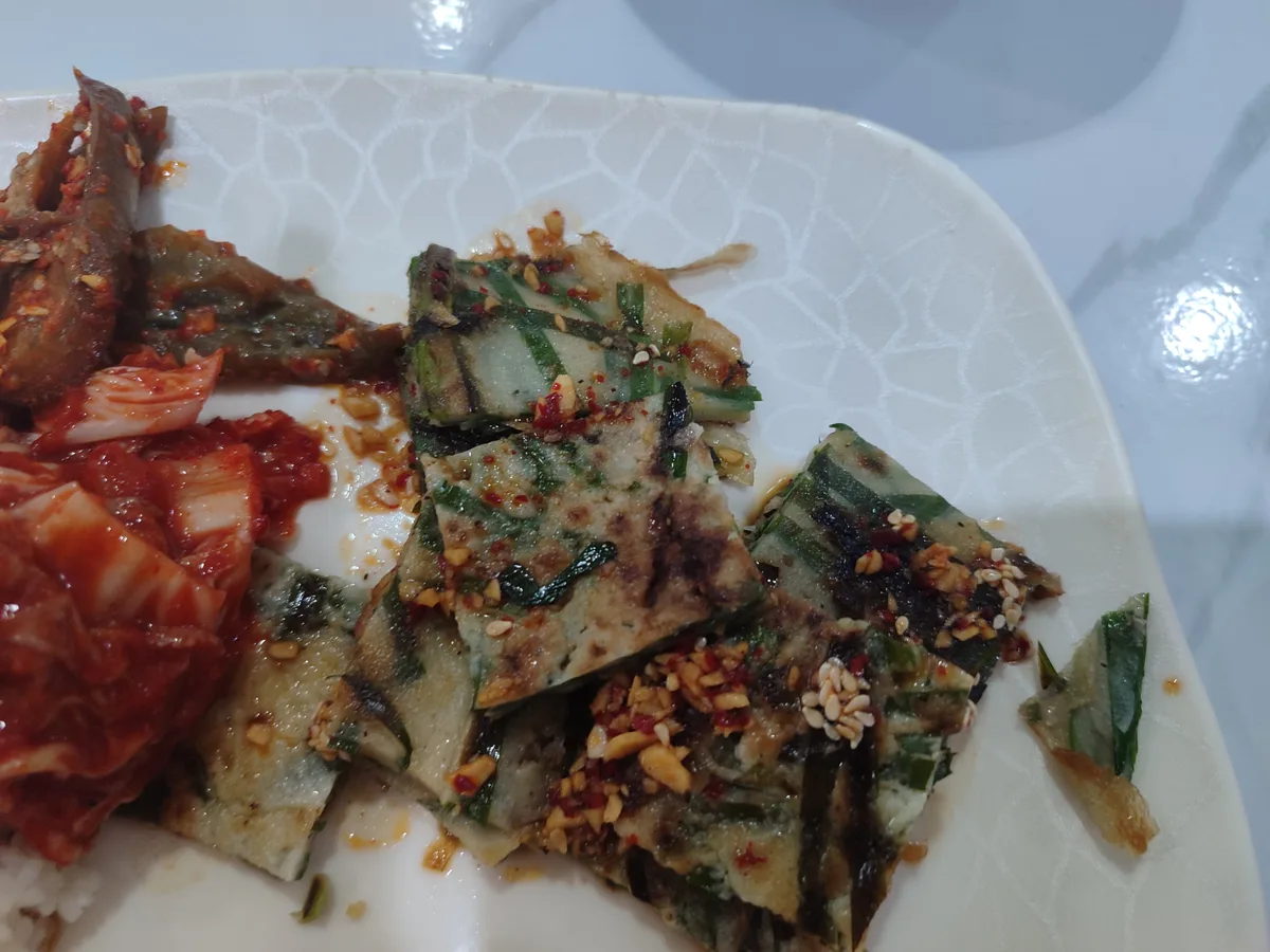 7/16 힐링 조식(무제한 뷔페) 투숙객 공짜 외부인 200페소 운영시간 아침6시부터 10시까지 구성. 흰색…