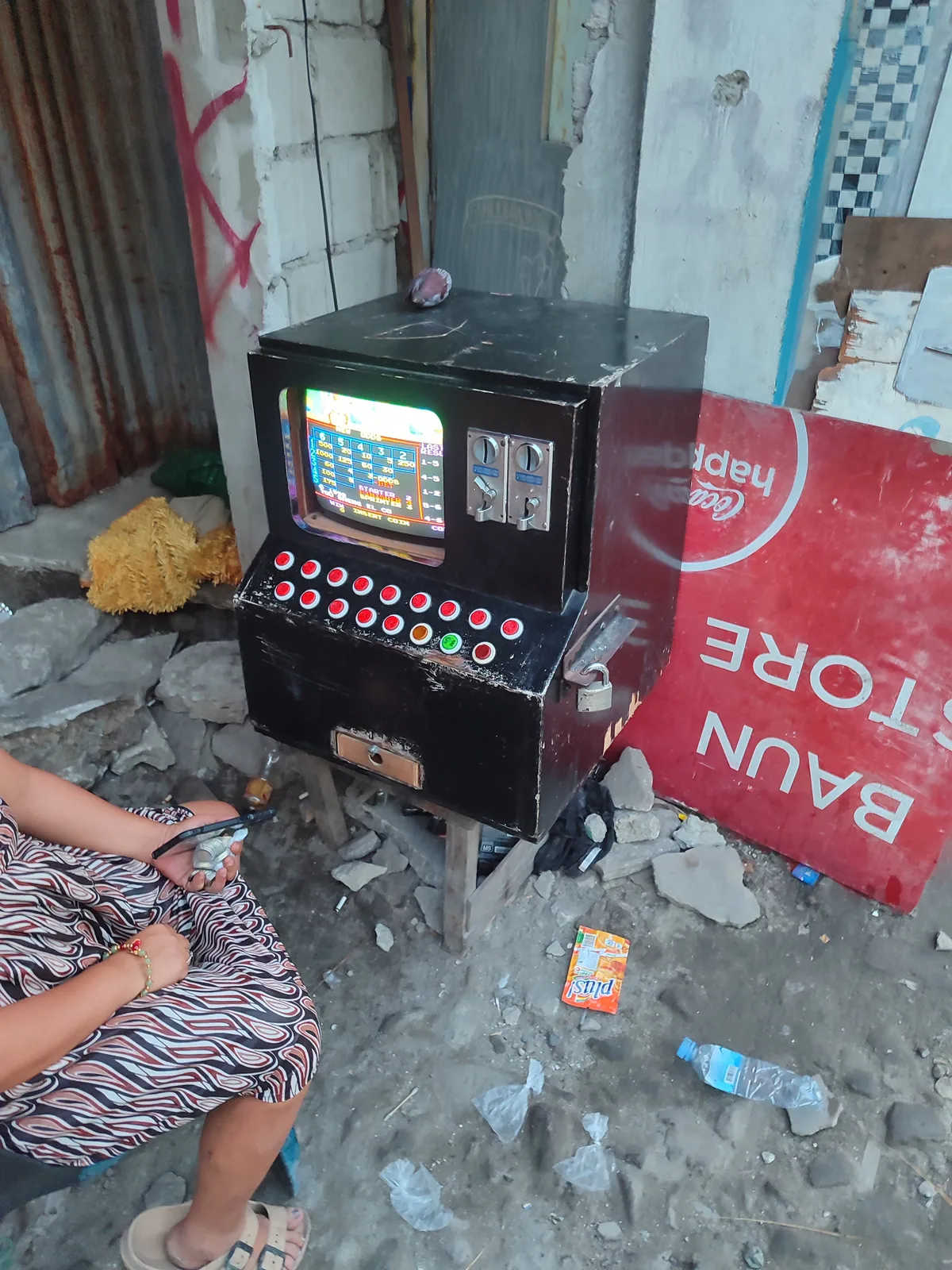 지난2월 걸으며 이것저것 구경하다 앙헬레스 리치토펜 스트리트 끝자락 아바칸강에 다리 아래를 무심코 보니… 1/2