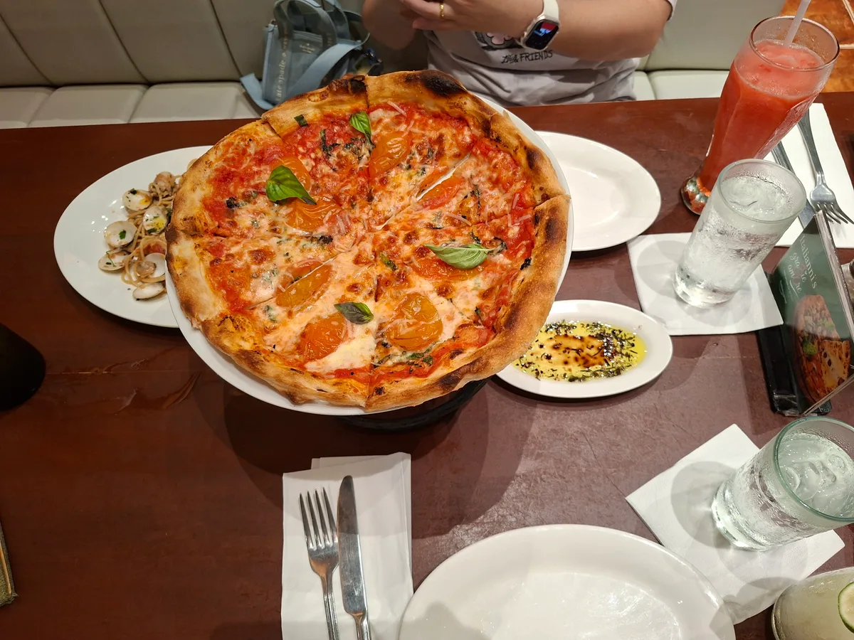 SM 가면 뒷쪽 주차 타워에 있는 비스트로 그룹의 이탈리아니 꼭 가보시라. 다 맛있음. 가격은 있는데 충분히… 3/7